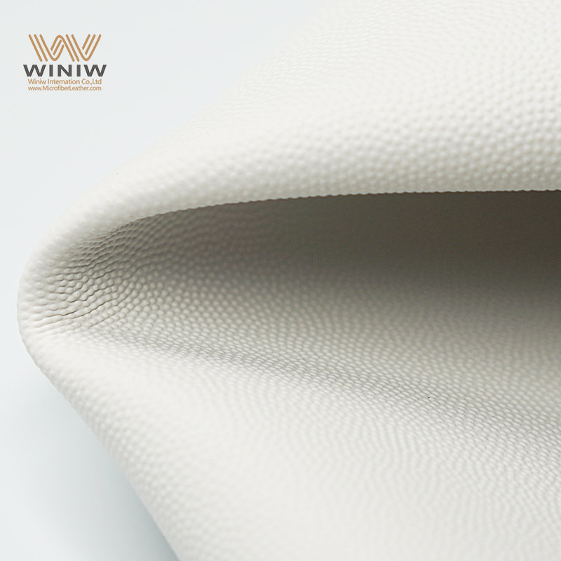 I segreti della fabbrica di pelletteria per realizzare palloni veri